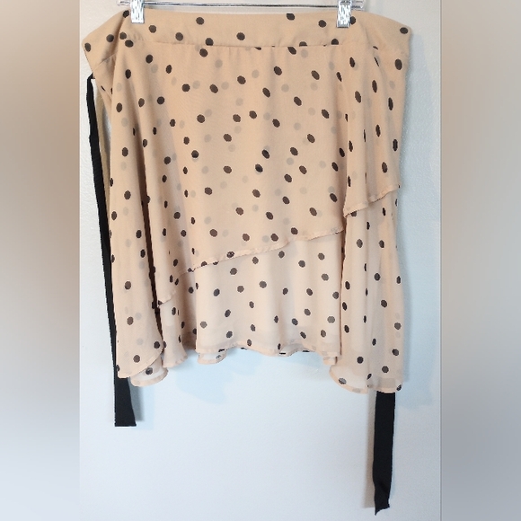 Polka dot asymmetrical tiered coquette pull-on skirt w/ belt and built-in slip - Picture 2 of 6